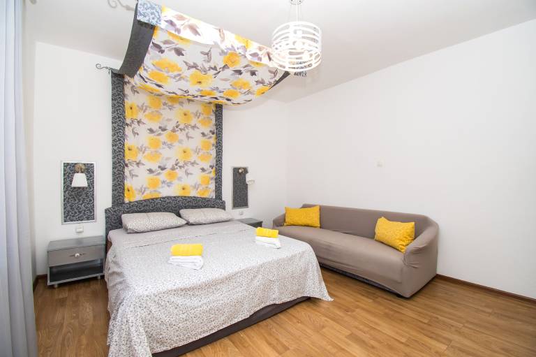 Apartment with yard, BBQ & terrace | Garden view — photo 2