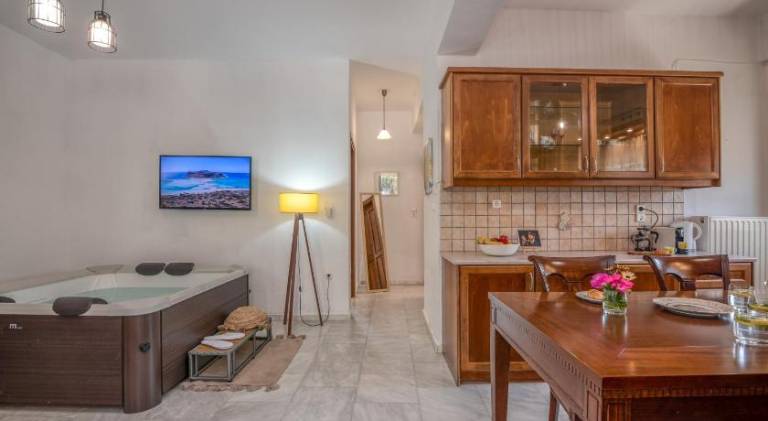 Fully equipped charming vacation home with grill, garden & jacuzzi | Good for workation | Pets are welcome — photo 2
