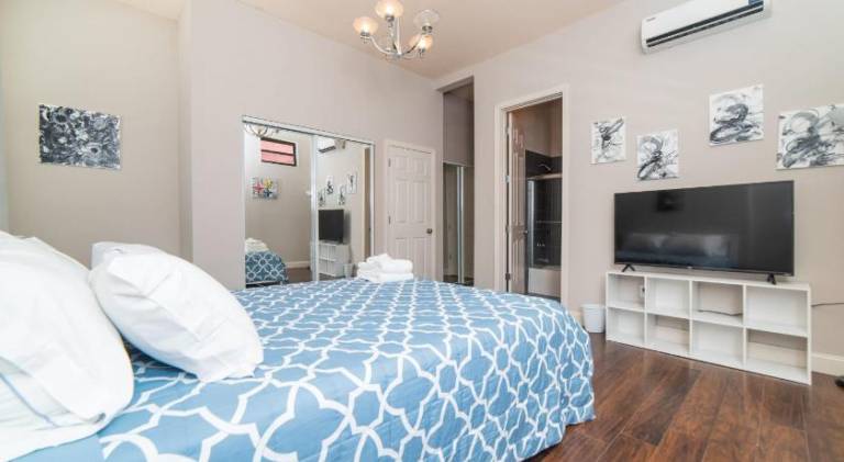 Unbeatable Location - Walkable Entertainment in Pittsburgh, PA