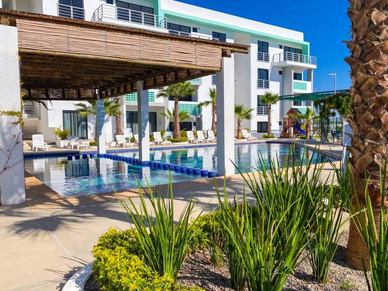 Indigo 7 Steps from Playa Brujas Beach