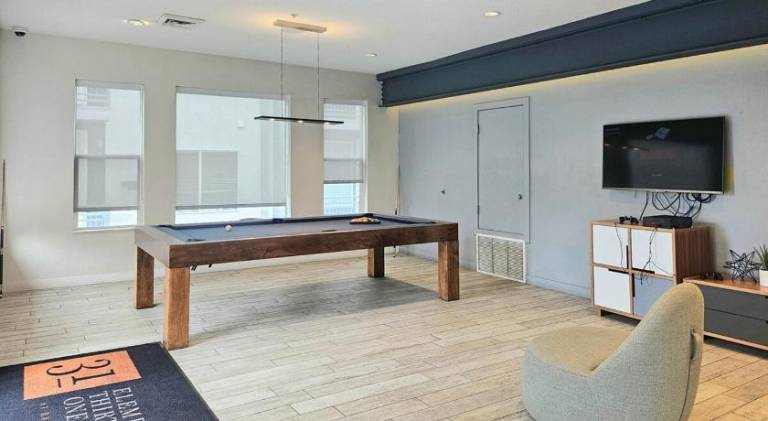 Rental apartment with pool & hot tub — photo 2