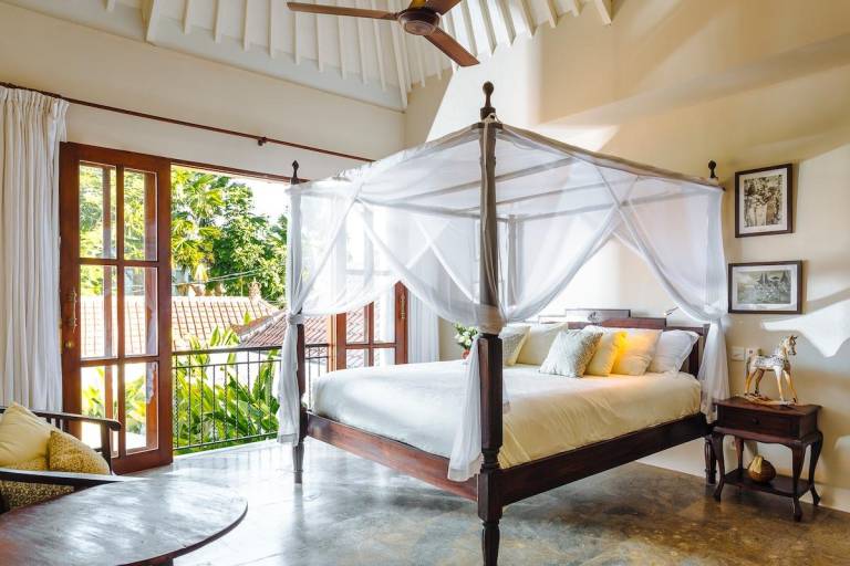 Seminyak 3 bedroom pool Villa. Walk to the beach. — photo 2