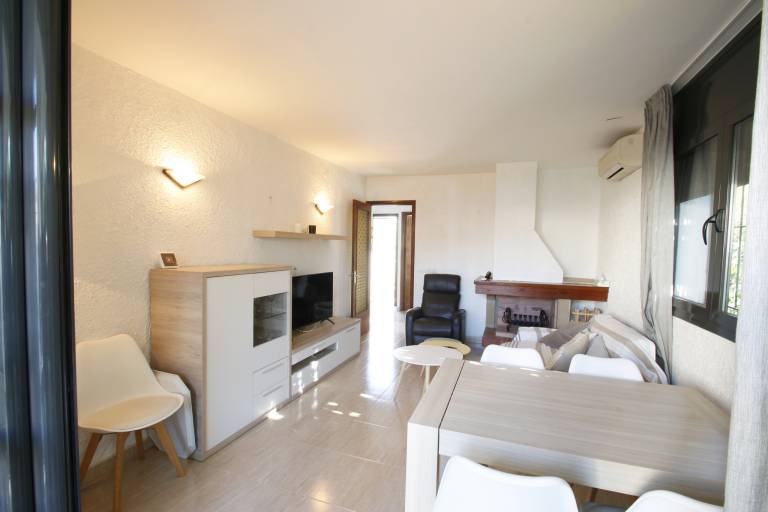 Child-friendly villa with BBQ, patio & garden | Next to the beach | Pets allowed — photo 2