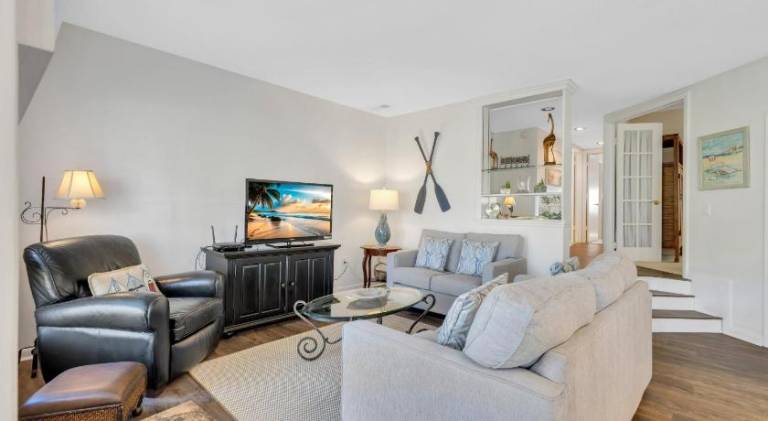 Vacation home with pool | Suitable for remote work in Hilton Head Island, SC