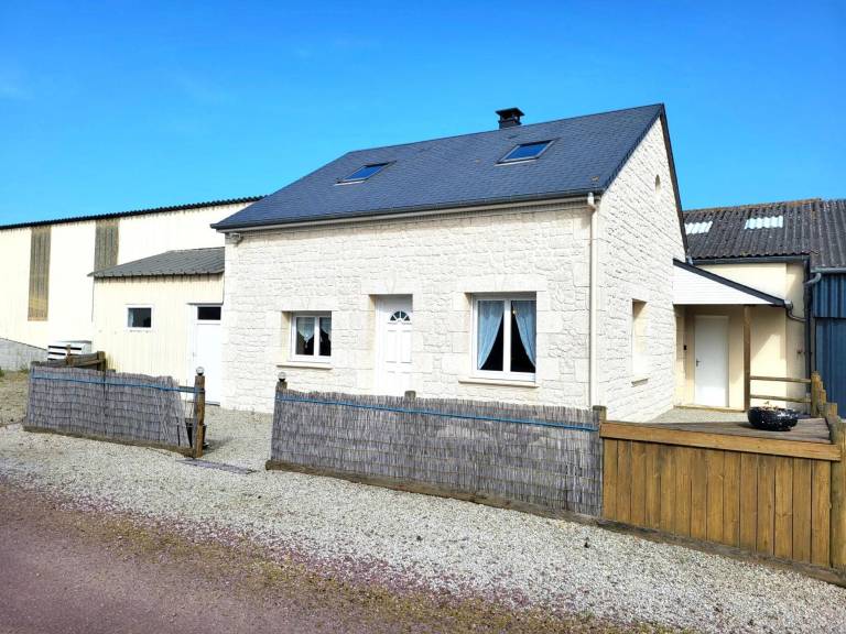Child-friendly wonderful vacation home with BBQ & patio | Dogs allowed in Coutances