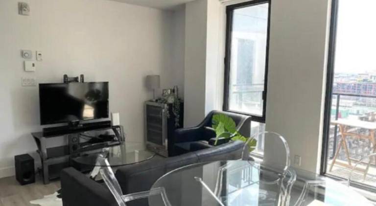 Lovely apartment with pool | Next to Notre-Dame Basilica | Pet-friendly — photo 2