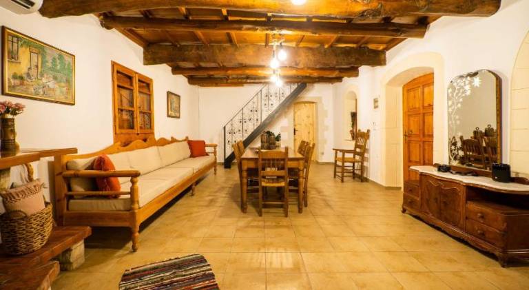 Villa with garden, private pool & terrace — photo 4