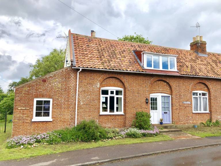 Cottage  Beccles