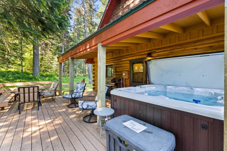 Mountain Joy - Pet Friendly - Hot Tub - River access - Trail system - Yard games - Canoe — photo 4