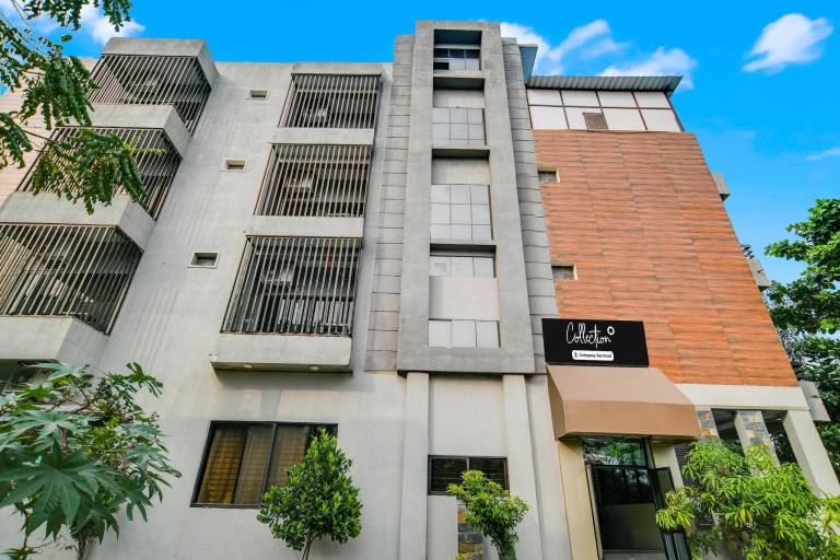 Super Collection O Indore Near Omax City 1