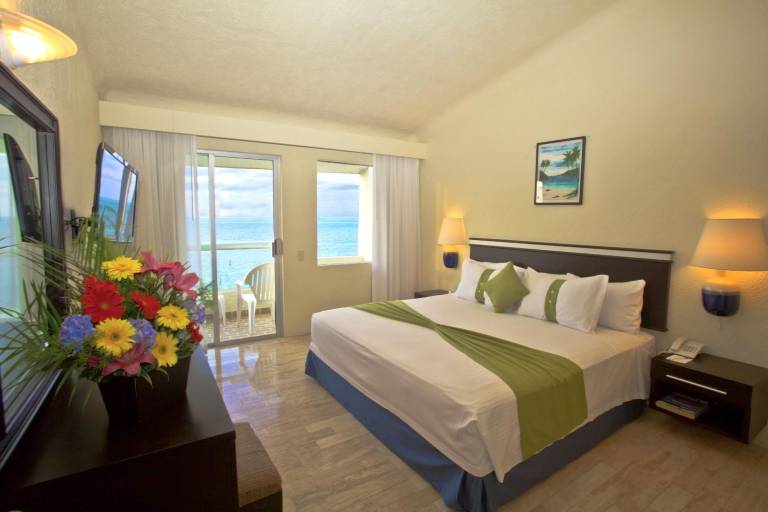 Aquamarina Beach Hotel Cancun in Cancún