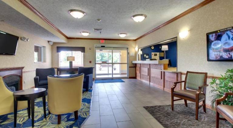 Baymont by Wyndham Galesburg — photo 3