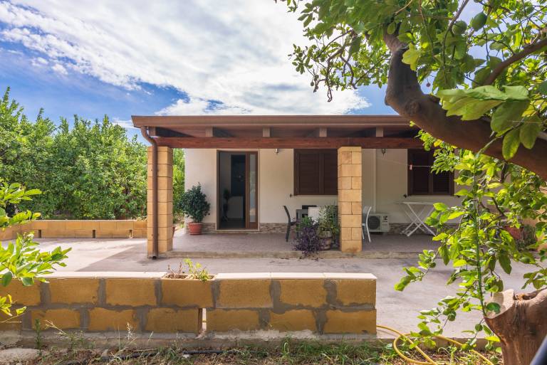 Villa Lorenzo with Private Garden, Whirlpool & Wi-Fi — photo 4