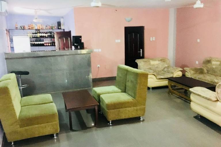 Cossy Hotel & Suite
