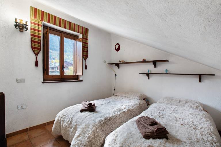 Apartment 'Casa Mountain View Courmayeur' with Mountain View — photo 2