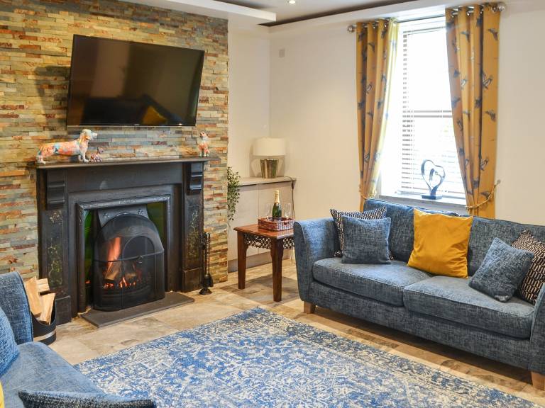 Cottage with yard in Alnwick