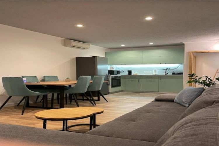 Rental apartment with grill, garden & patio in Trogir
