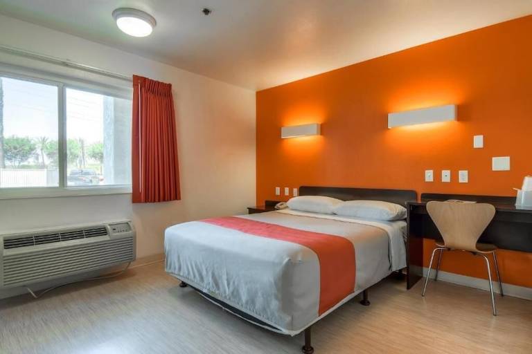 Motel  Anaheim Resort