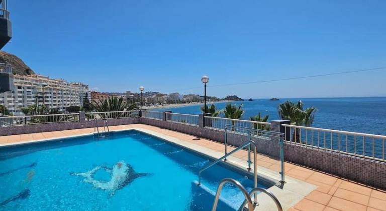 Rental apartment with patio & pool — photo 5