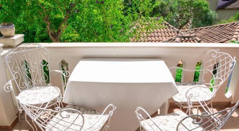 Pleasant serviced apartment with yard & patio | Beach nearby | Pets are welcome — photo 5