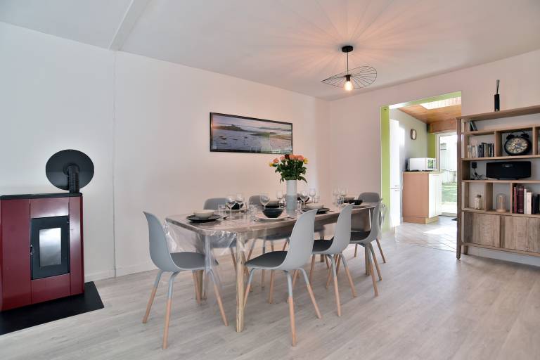 Family-oriented house with terrace, BBQ & yard | Pet-friendly — photo 4