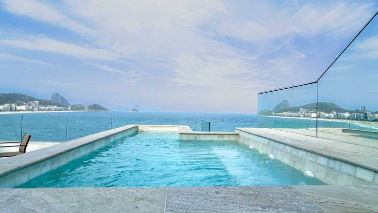 Penthouse with 3 suites and private pool