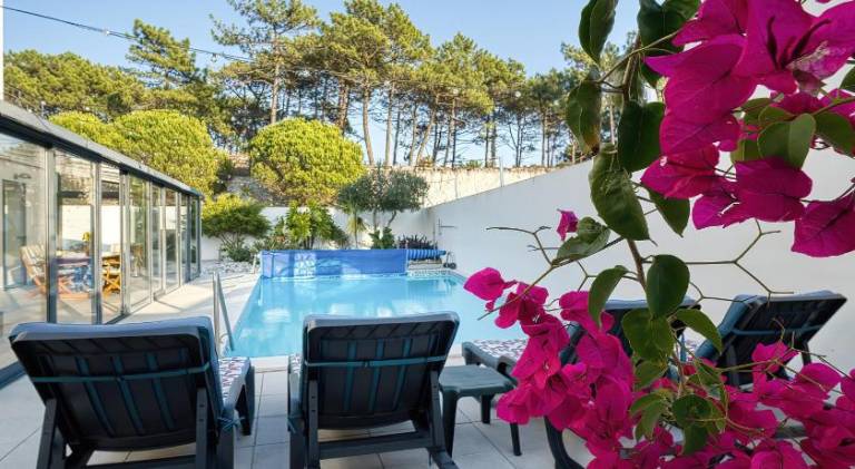 Fully equipped spacious house with private pool, terrace & garden | Pets are welcome in Leiria