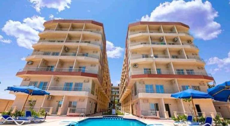 Beautiful serviced apartment with private pool, jacuzzi & yard | Next to the beach | Suitable for remote work | Dogs allowed — photo 2