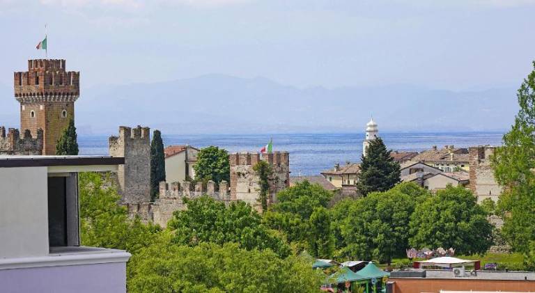 Holiday apartment | Next to the beach | Pet-friendly in Lazise