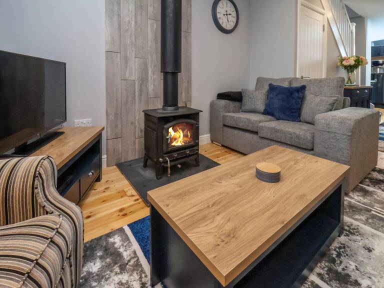 Family-friendly nice cottage with yard | Beach view | Pets are welcome — photo 4