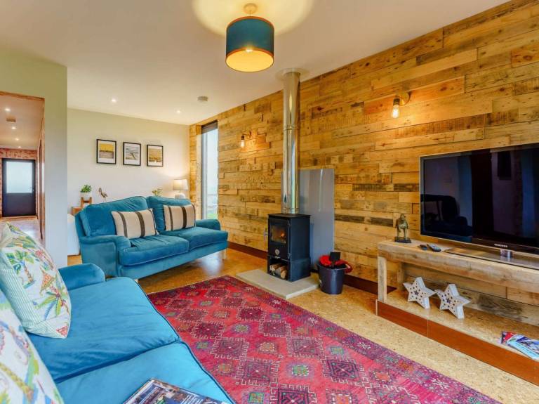 Fully equipped nice lodge with barbecue & yard | Pets allowed — photo 4