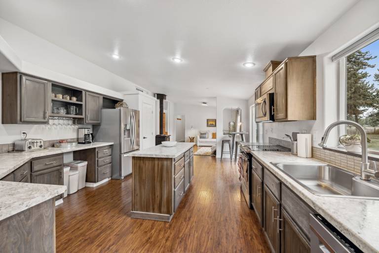 Black Moose - Pet friendly - Trailer parking - Wood stove - Single level — photo 4