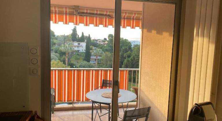 Appartement Juan-Les-Pins, 4 pieces, 80m2, Residence Luxe Piscine Tennis — photo 4