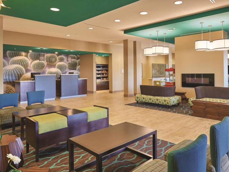 La Quinta Inn & Suites by Wyndham Carlsbad — photo 4