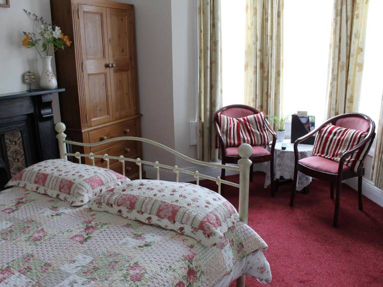Bed & Breakfast Bath