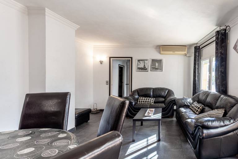 Family-oriented beautiful apartment with terrace, BBQ & fast internet | City view | Beach nearby | Good for workation | Pet-friendly — photo 4