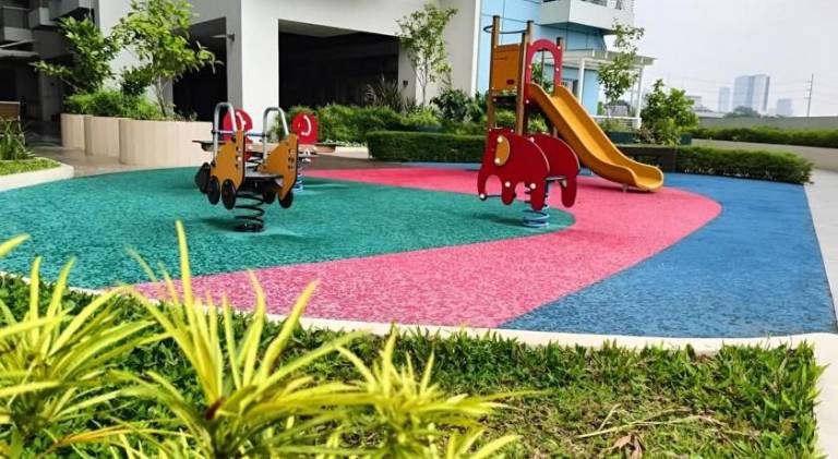 Serviced apartment with garden, pool & patio | Pet-friendly in Quezon City