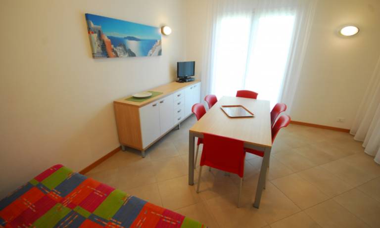 Comfortable retreat by the beach — photo 2
