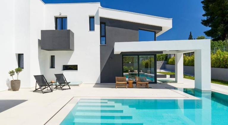 Villa with barbecue, terrace & private pool | Perfect for remote work | Dogs allowed in Sithonia