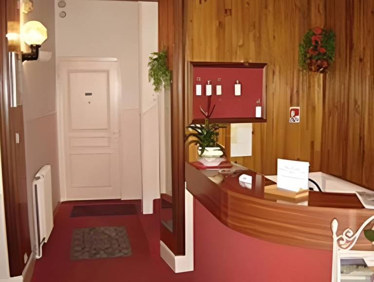 Hotel du Centre Luce Chartres in Chartres