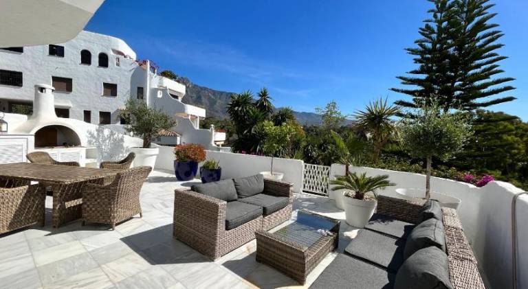 Holiday apartment with pool — photo 4