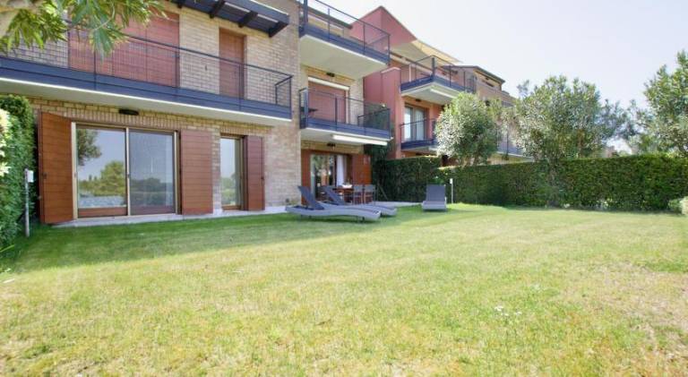 Holiday apartment with patio & pool | Pets allowed — photo 4