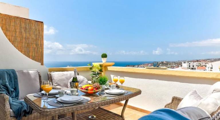 Holiday apartment with garden, heated pool & terrace — photo 3