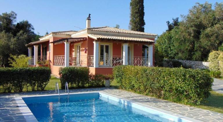 Fully equipped villa with hot tub, patio & grill | Perfect for remote work | Pets are welcome in Corfu