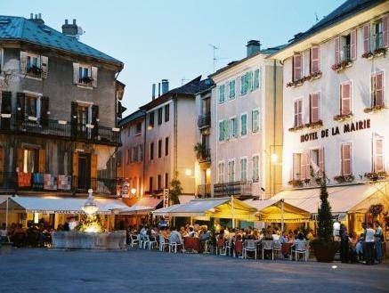 Logis - Hotel De La Mairie in Embrun