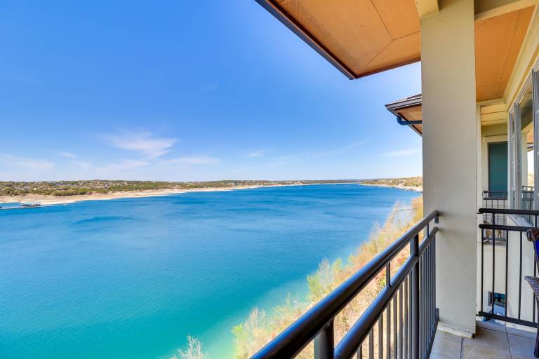 Top Floor Lake View Condo w Boat Dock Access