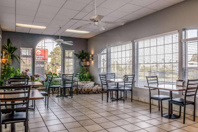 Clarion Hotel By Humboldt Bay in Eureka, CA