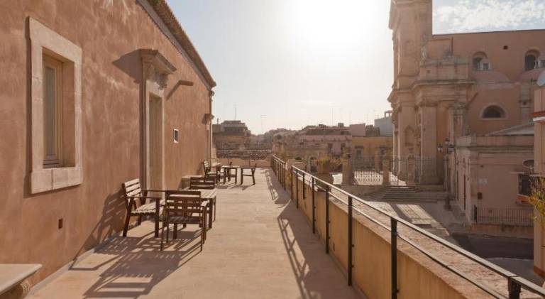 Children-friendly serviced apartment with terrace & garden | Dogs allowed — photo 3