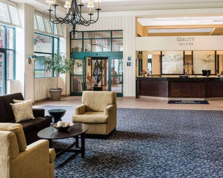 Quality Suites Lake Wright - Norfolk Airport — photo 3