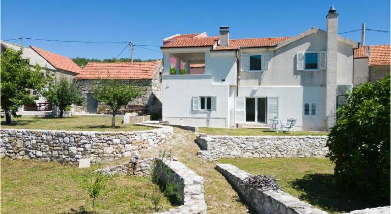 Rental apartment with hot tub | Pets allowed in Brela